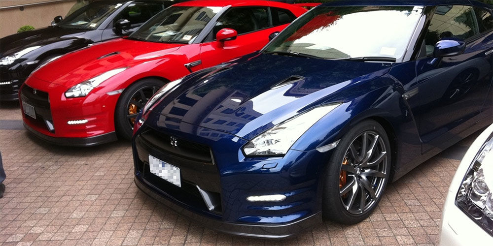 2011 Nissan GT R row of cars