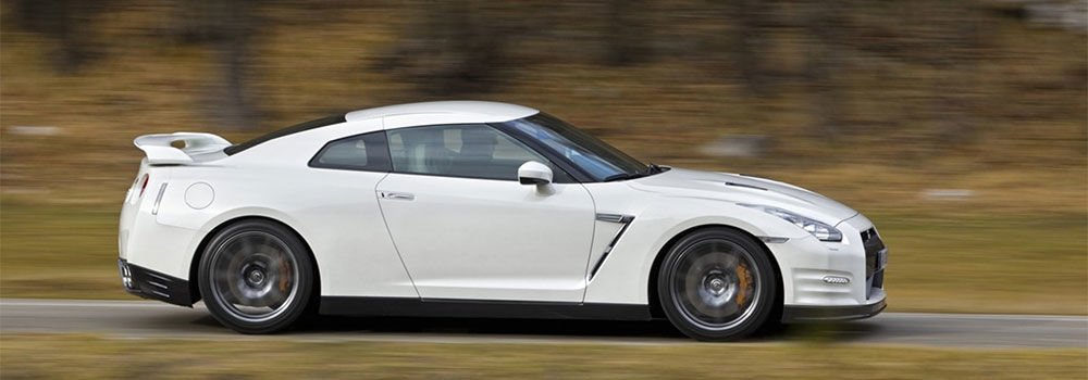 2011 Nissan GT R side view