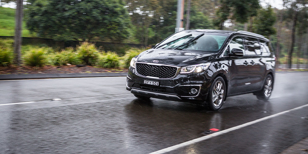 2016 Kia Carnival Platinum Petrol driving