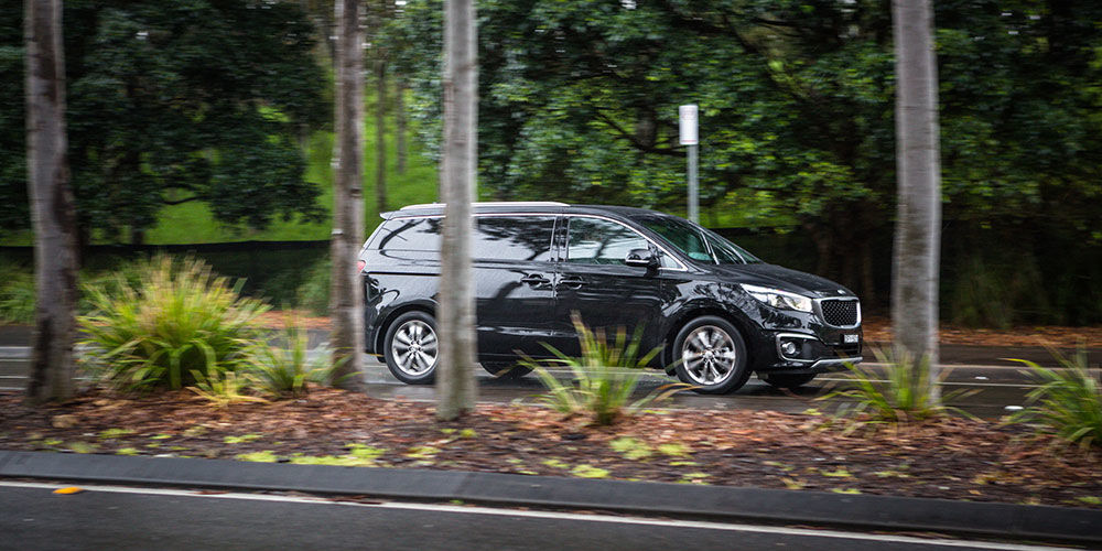 2016 Kia Carnival Platinum Petrol side