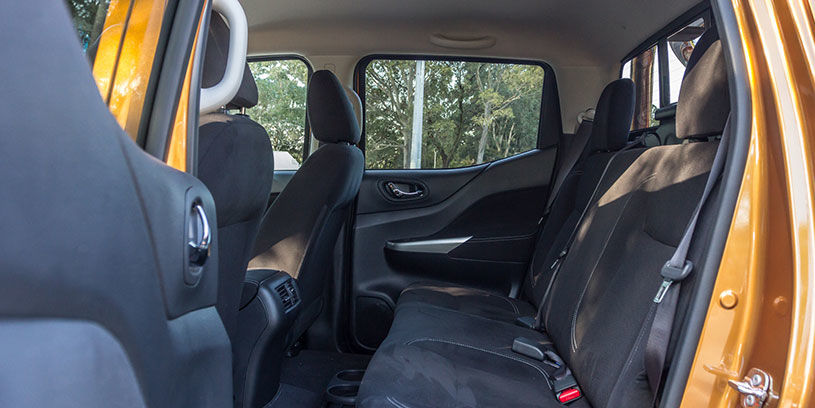 Nissan Navarra backseats