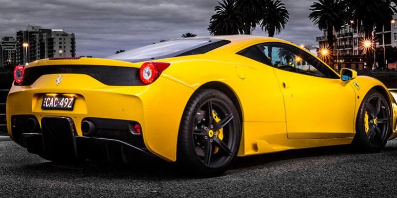 2015 ferrari speciale rearview 01