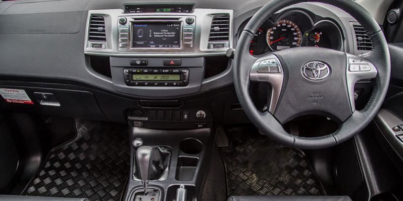 2015 toyota hilux interior 01
