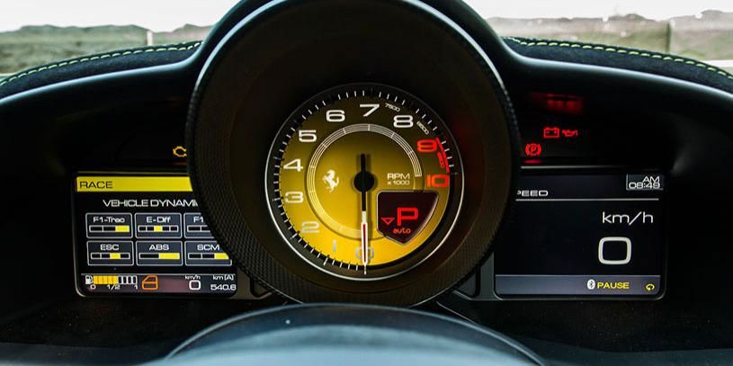 2015 ferrari speciale interior 02