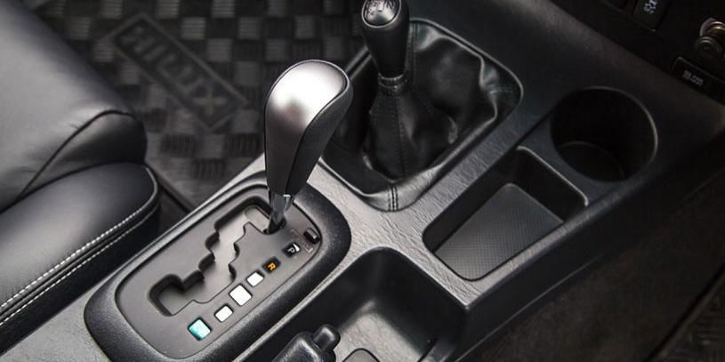 2015 toyota hilux interior 02