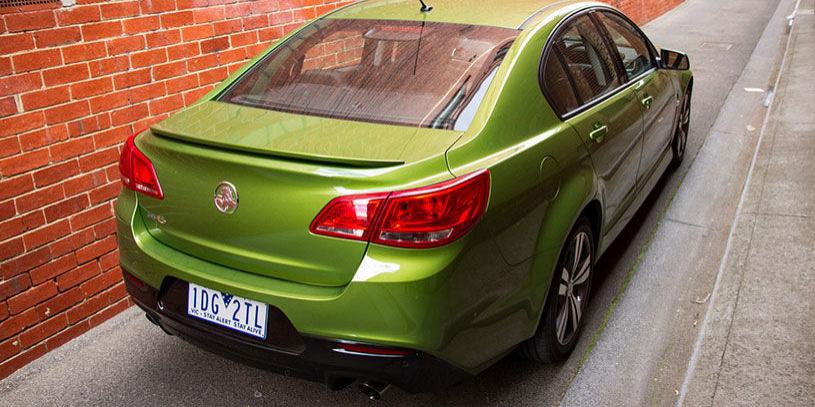 2015 holden commodore back 01