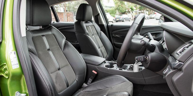 2015 holden commodore interior 01