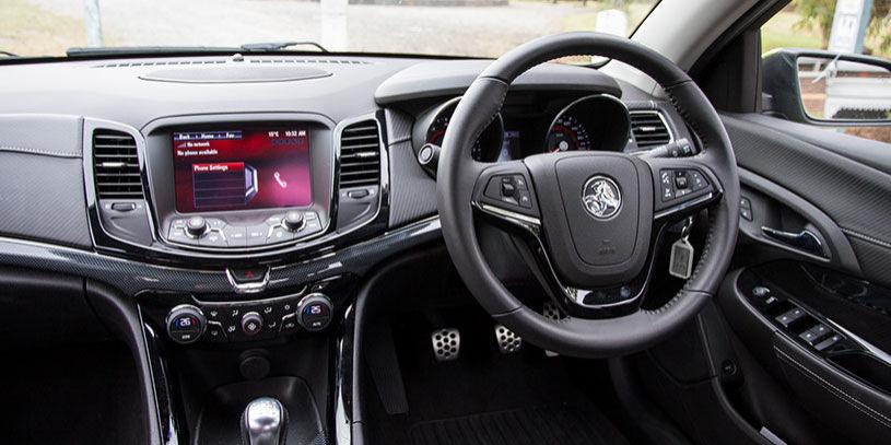 2015 holden commodore interior 03