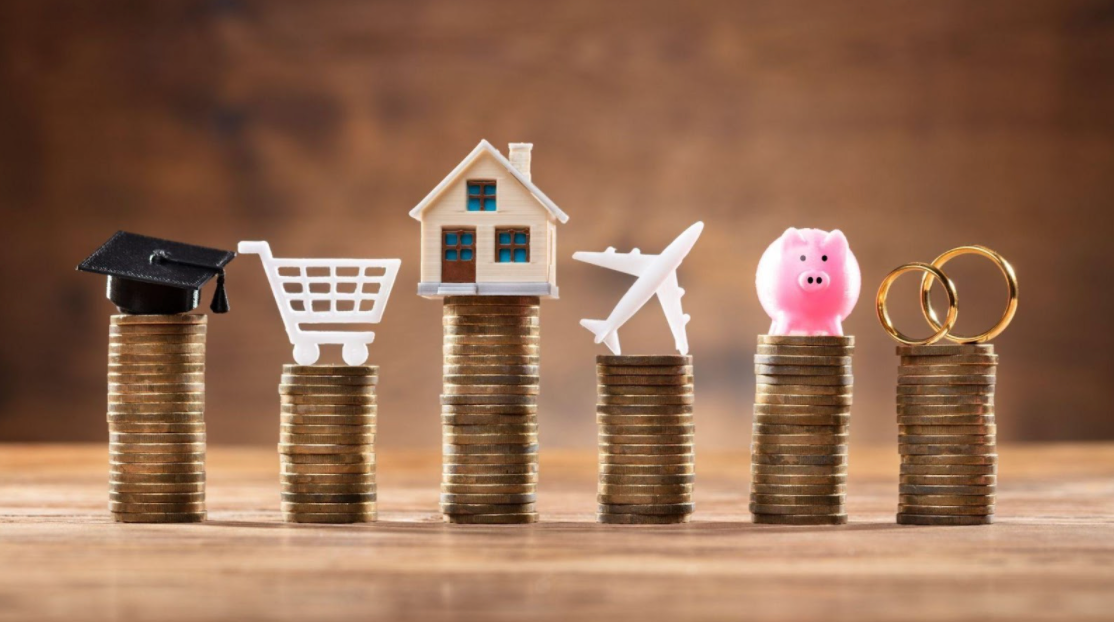 How many credit credit reporting agencies are in the country